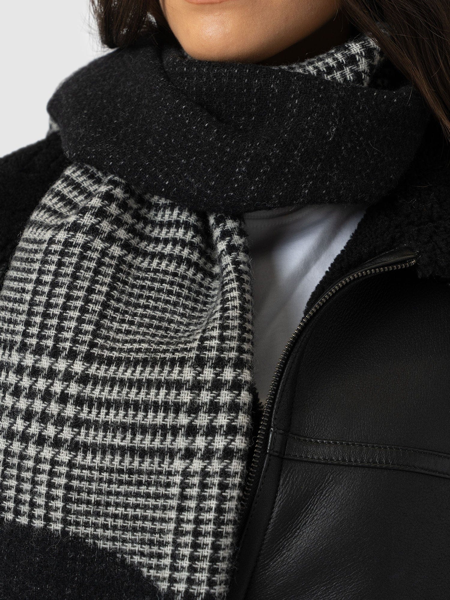 Blake Skull Scarf Black - Women's Scarves | Saint + Sofia® USA